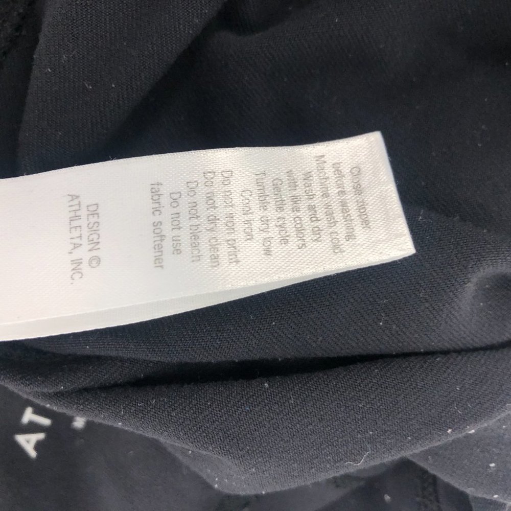 Athleta Stride Bare to Run Reflective Trim Knicker - Picture 10 of 13